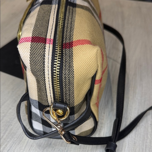 Designer Beige and Black Crossbody Bag with Red Accents - Picture 3 of 10